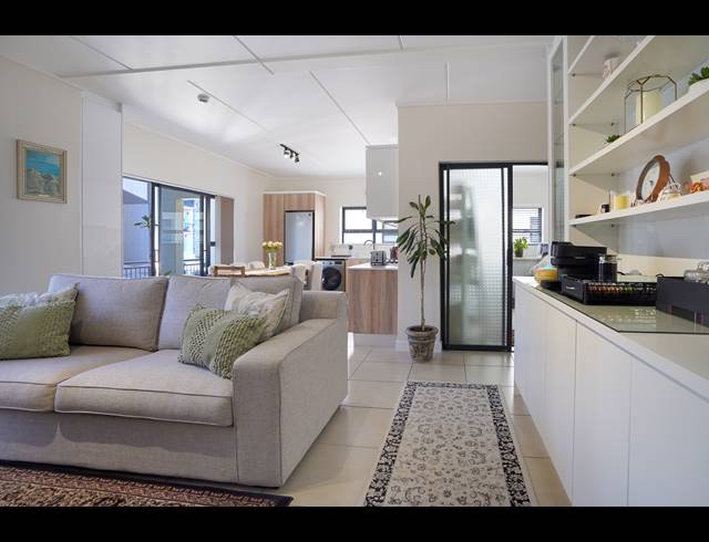 3 BEDROOM APARTMENT TO LET IN SANDOWN